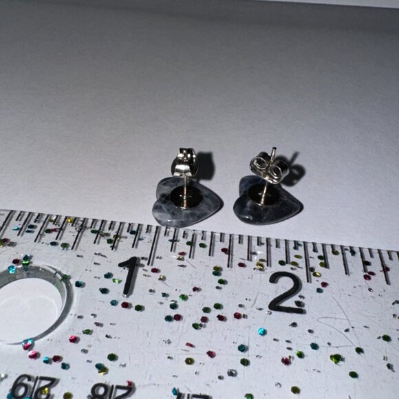 12 Mm Heart Shaped Sodalite Post Earrings - Picture 9 of 12